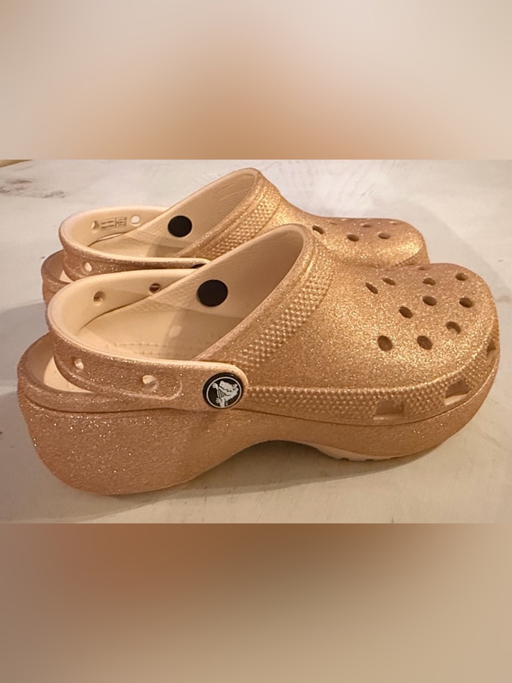 Crocs sparkly glitter platform clog sandals size 6 shiitake rose gold